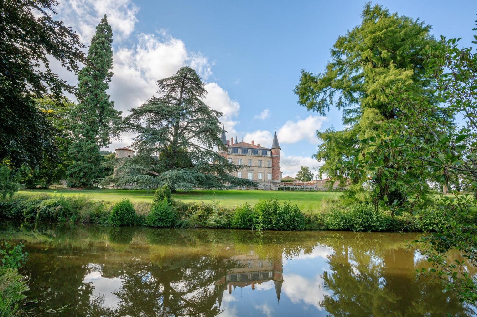 Domaine Et Chateau De Valinches Marols Exteriér fotografie