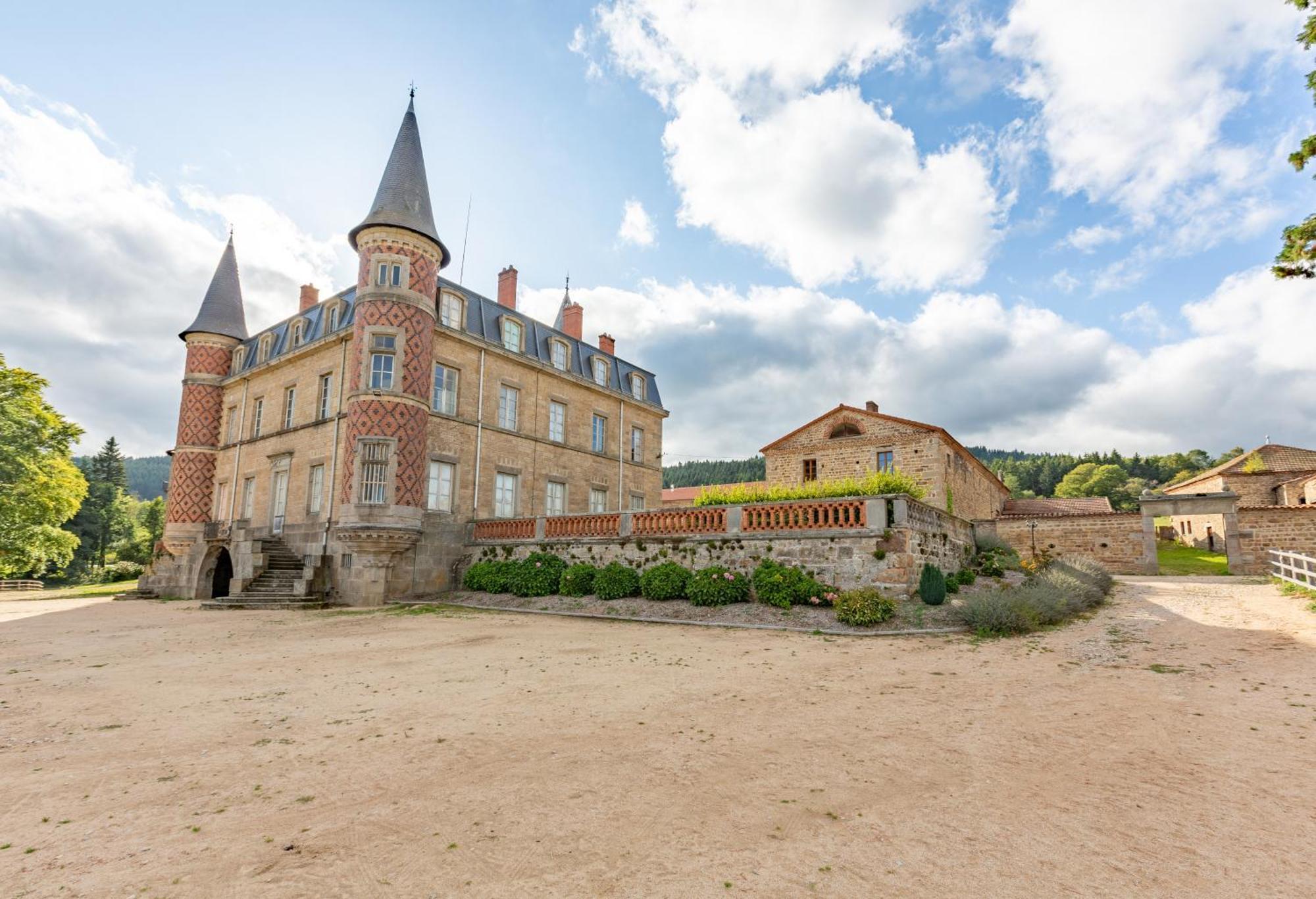 Domaine Et Chateau De Valinches Marols Exteriér fotografie