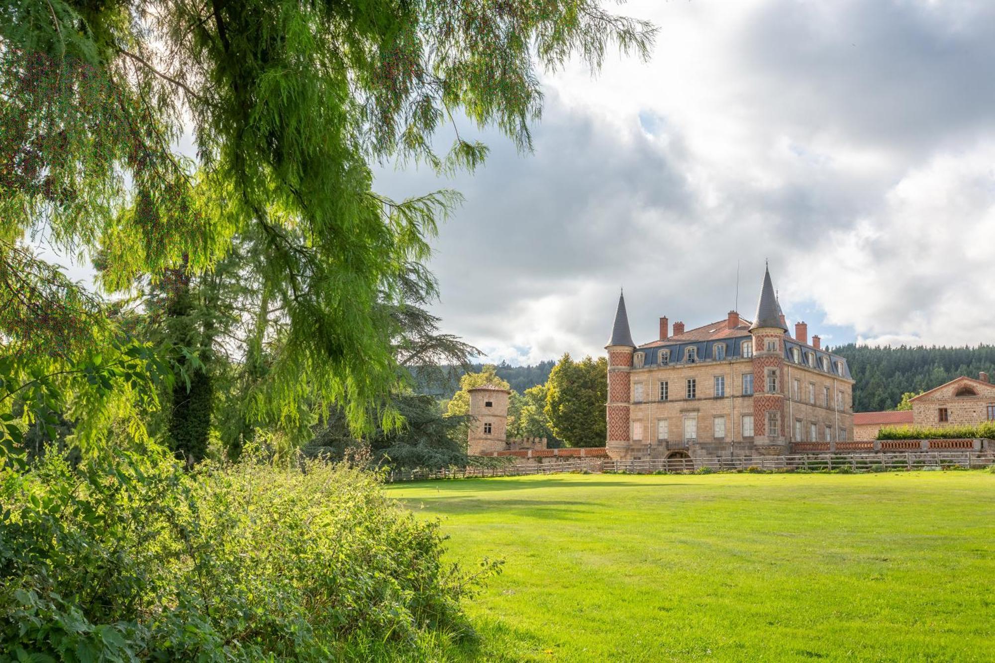 Domaine Et Chateau De Valinches Marols Exteriér fotografie