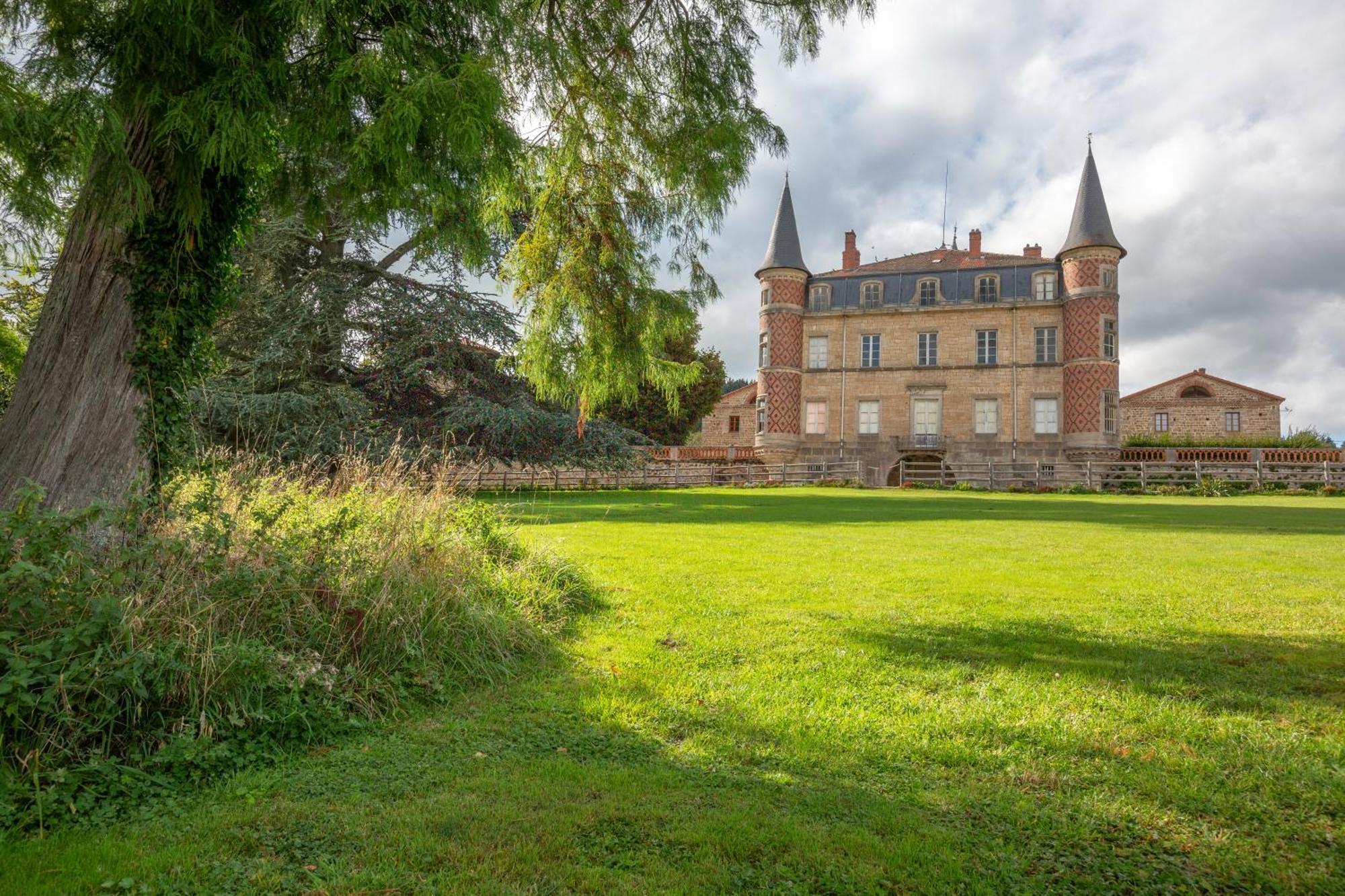 Domaine Et Chateau De Valinches Marols Exteriér fotografie